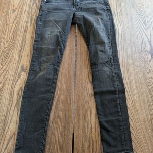 H&M Women's Black Low Rise Jegging Jeans Lightly Distressed Size 31/32